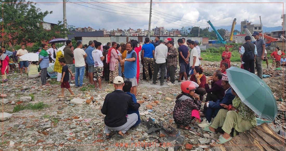 पुनर्स्थापना र क्षतिपूर्तिको माग गर्दै मनहराका विस्थापित सुकुमबासी आन्दोलित