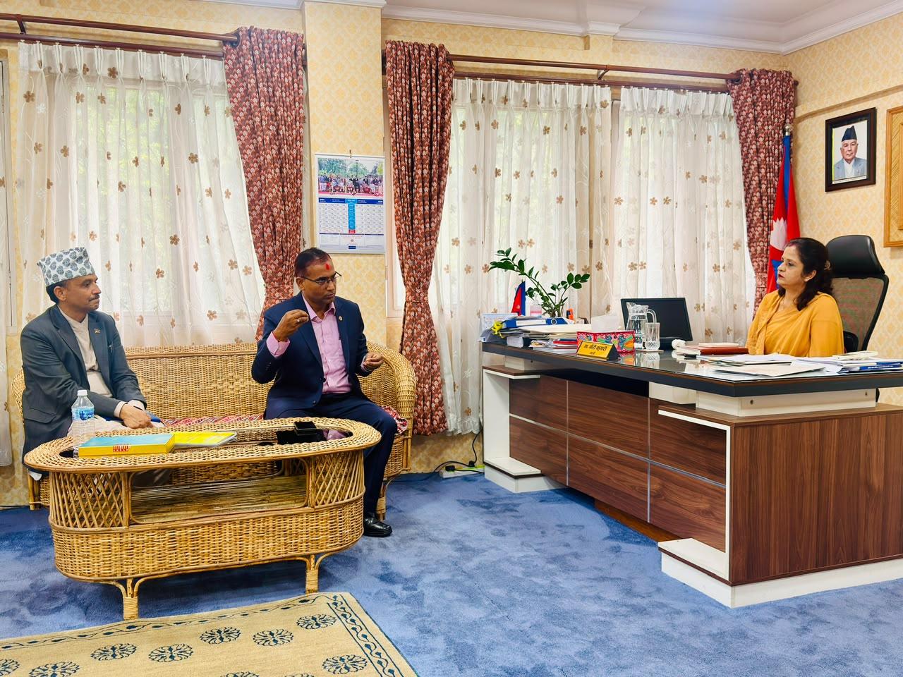 ग्यास अभाव तत्काल समाधान गर्न निगमका नवनियुक्त निर्देशलाई मन्त्री यादवको निर्देशन