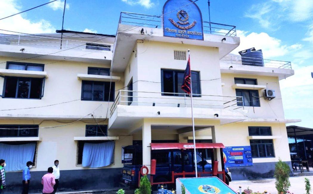 पर्सा प्रहरीले समात्यो ३ जना फरार प्रतिवादी