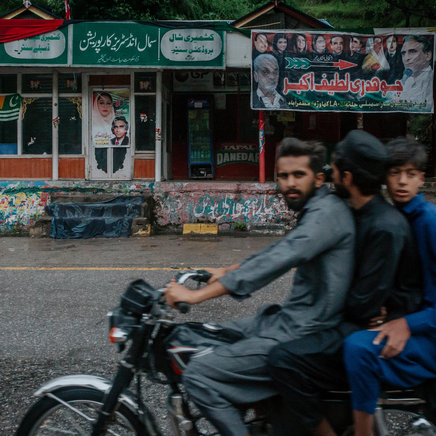 Pakistan Starts Sweeping New Crackdown on Journalists