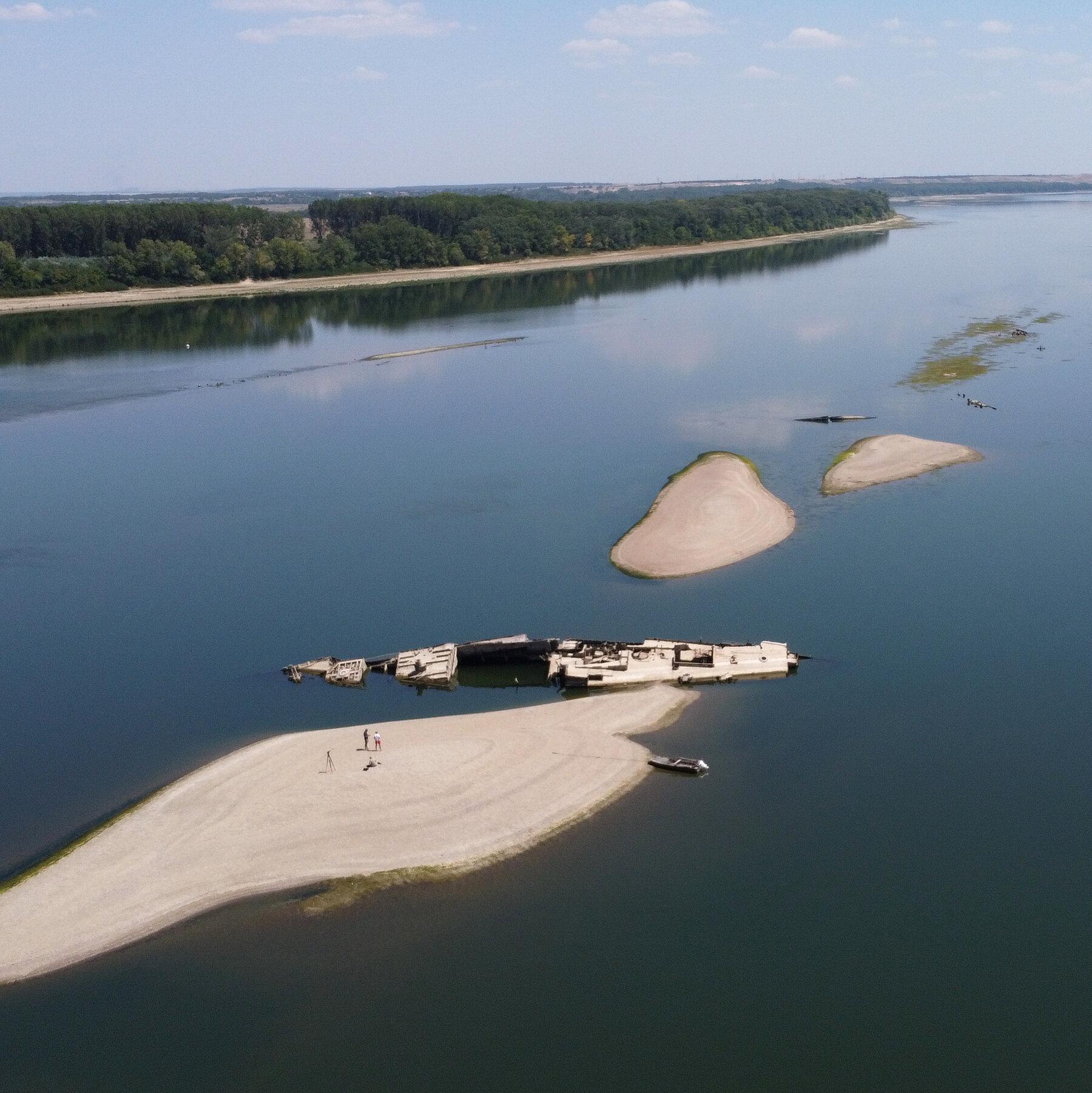 A Drying Danube River Reveals Nazi-Era Vessels, and Hazards of Heat