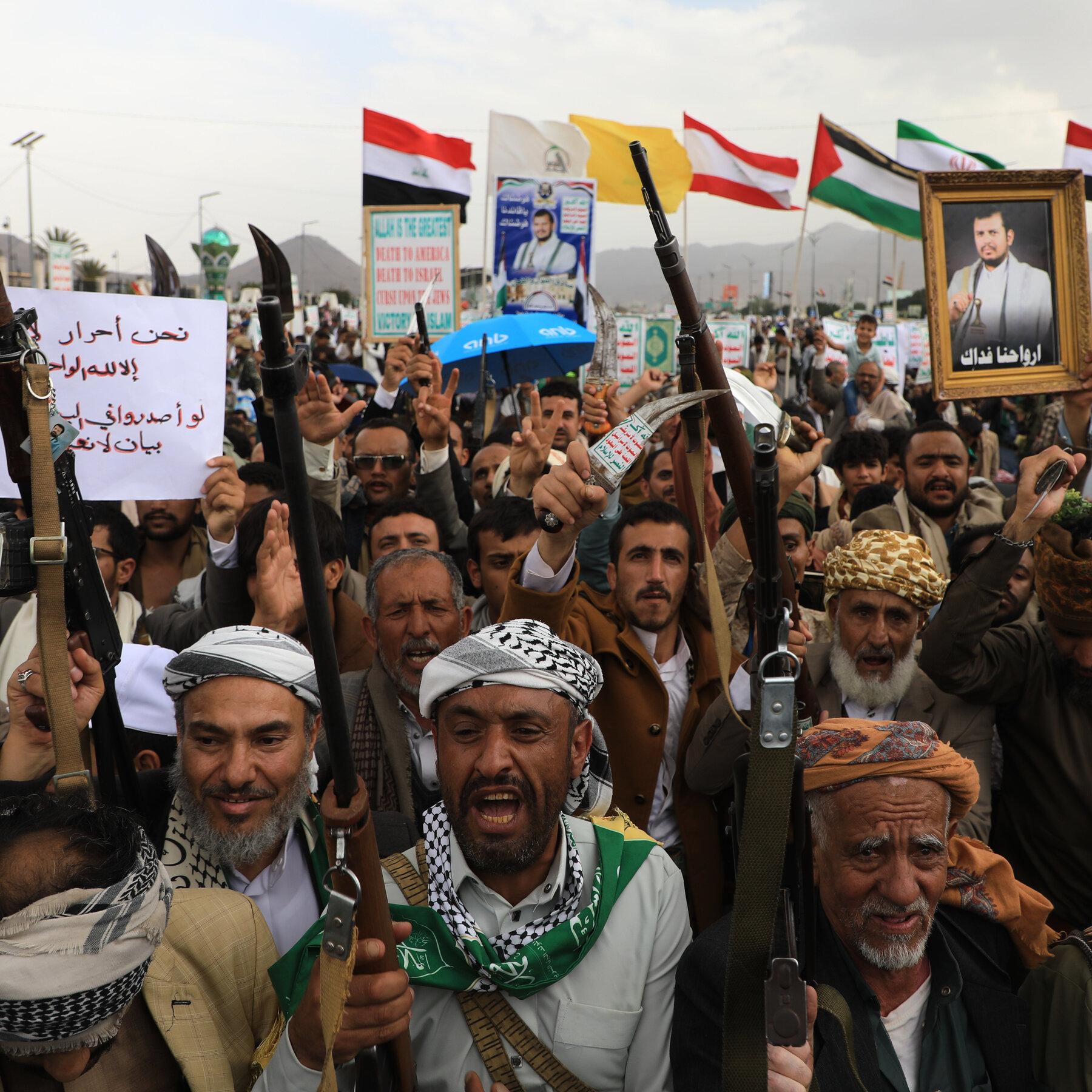 Houthis Claim Attack on Yemeni Military Camp