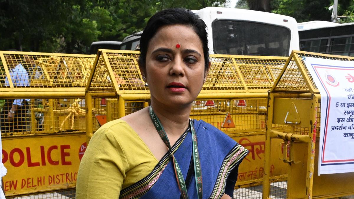 Supreme Court refuses to entertain Mahua Moitra's plea against appearing before police in hate speech case
